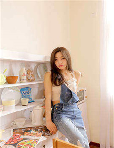 《西西人体美女露b图片》